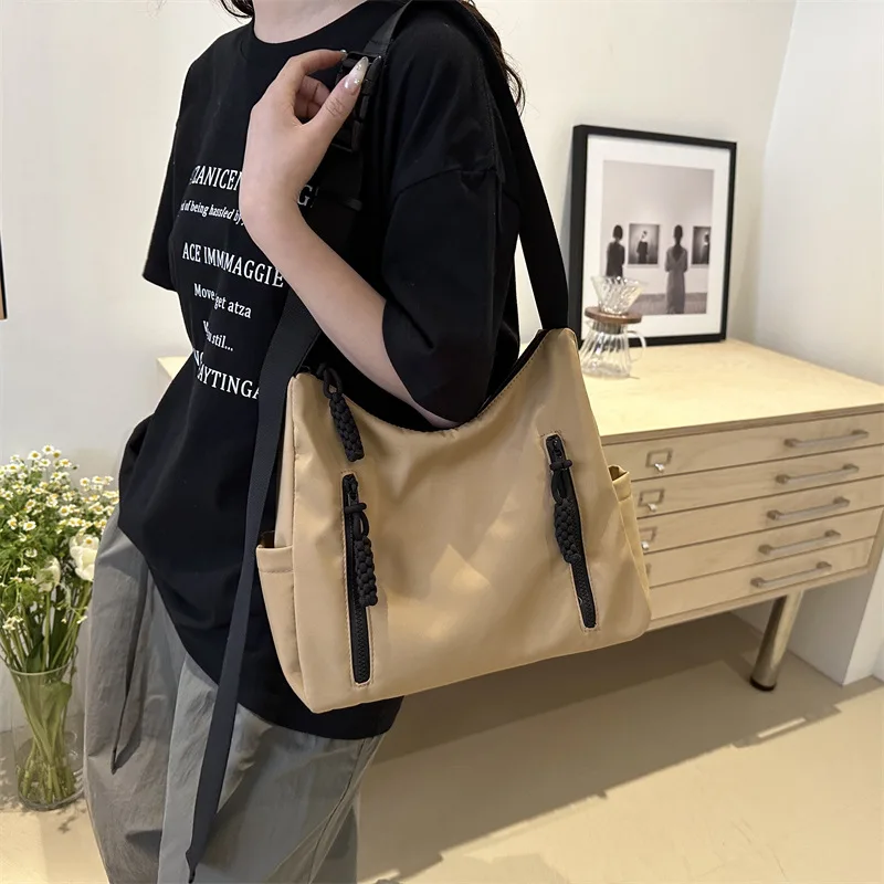 Simple Solid Color Tote Bag Nylon Underarm Shoulder Bag Personalized Large Capacity Commuting Bag Women'S Tote Bag Handbags