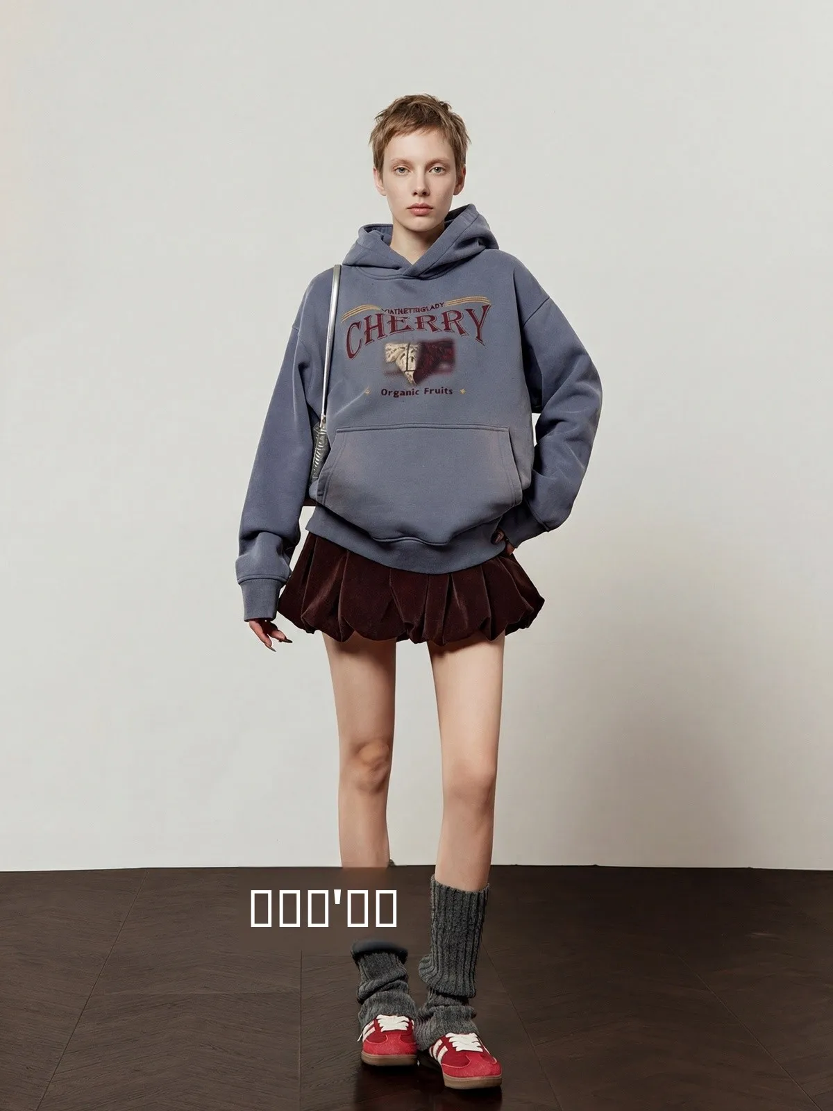 

Свободная толстовка с капюшоном для женщин, новинка весенней коллекции, синего цвета, удобная повседневная модель с длинным рукавом