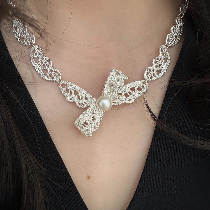 Delicate Wrinkled Hollow Out Lace Textured Necklace With Pearl Accent Elegant Choker For Romantic Party Dating Bow Neck Jewelry