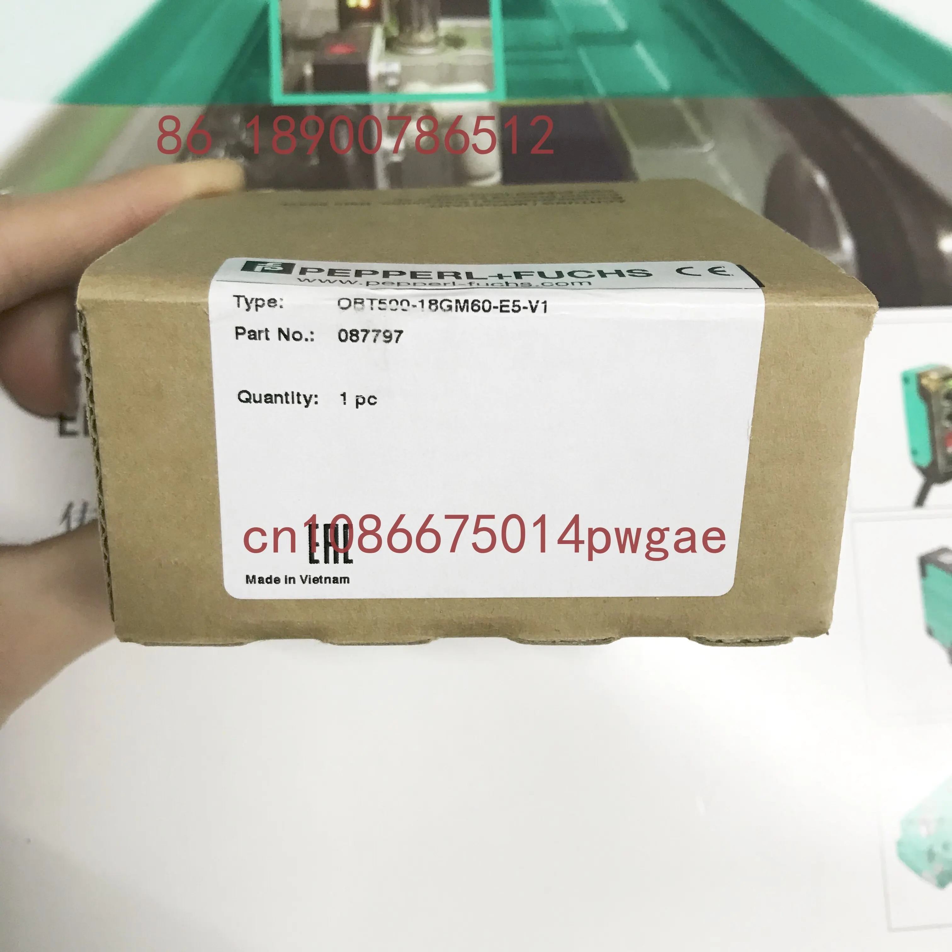 OBT200 OBT500-18GM60-E4 E5 diffuse reflection sensor original genuine spot