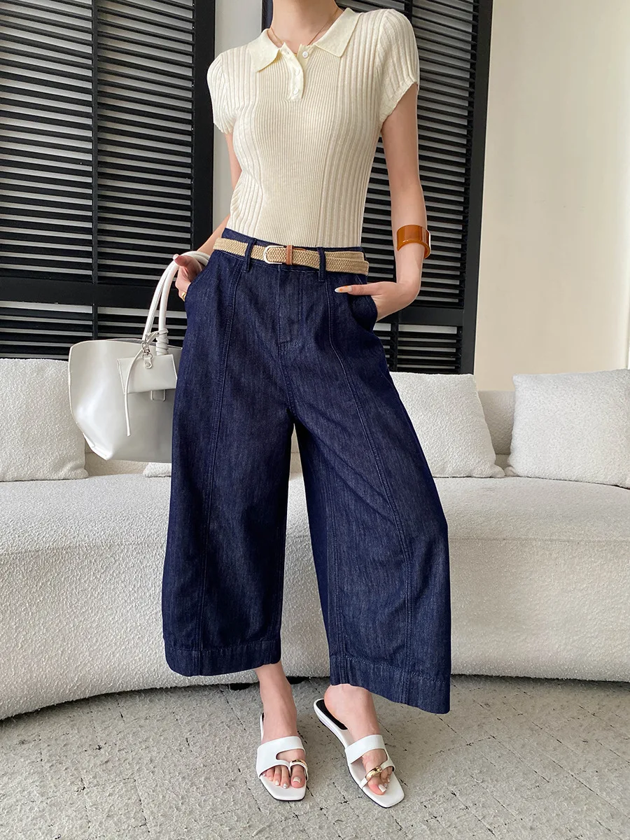 Sommerliche Damenjeans in unifarbenem Design mit hoher Taille, schlank machendem Schnitt und geradem, weitem Bein. – Detail 18