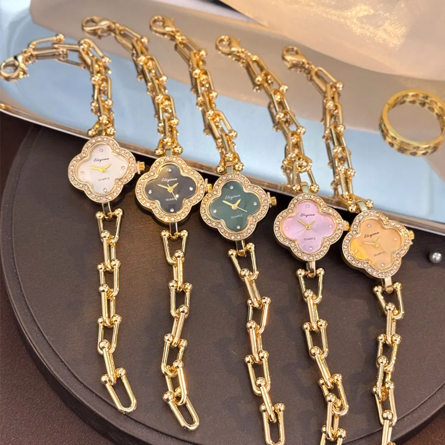 Reloj de cuarzo para mujer a la moda con pulsera de cadena en forma de U DiamondLuxuryReloj de pulsera para mujer con sensación de alta gama y trébol de cuatro hojas