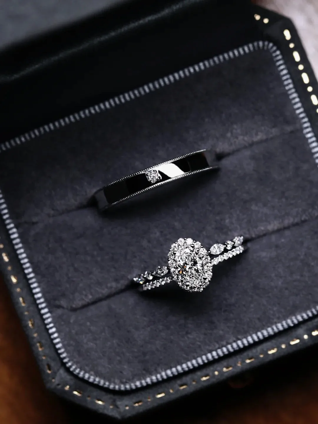 Elegant Oval Cut Lab Grown & Natural Diamonds Wedding Set in 18K/14K/9K Gold & PT950, Matching Bands for Couples