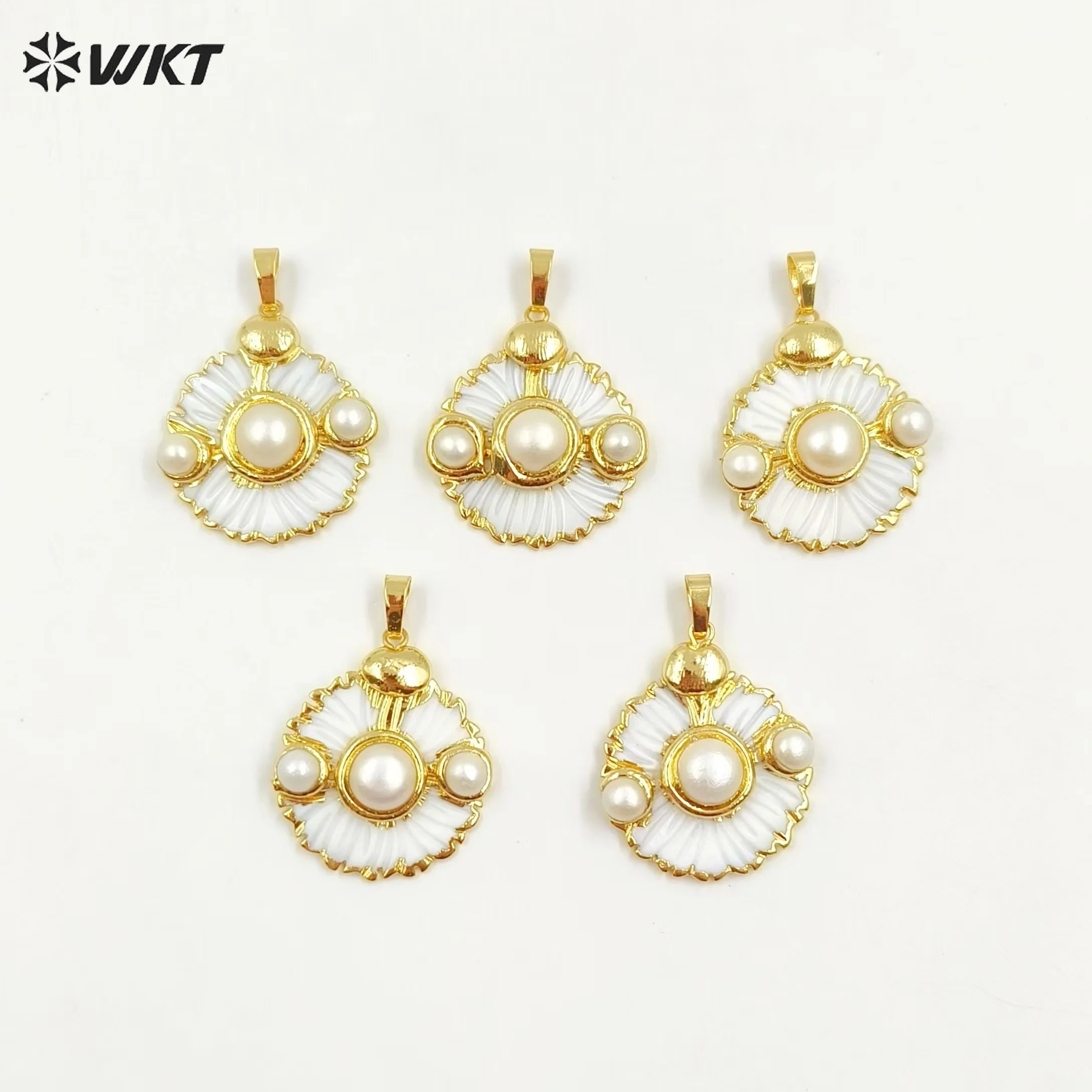 

WT-JP395 Popular Lightweight Fashion Pearl Shell Pendant With 18k Real Gold Plated For Women Precious Gifts