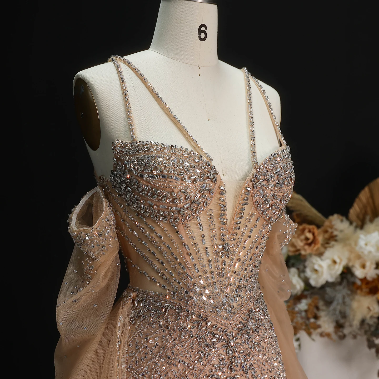 Sharon Said Dubai Grünes Abendkleid mit Spaghettiträgern, Perlen und Rüschenärmeln, formelles Ballkleid für Damen, SS123, maßgeschneidert – Detail 15