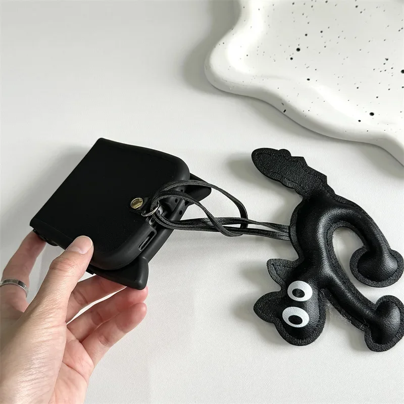 Casing ponsel liontin kulit PU kartun untuk Samsung Galaxy Z Flip 6 5 4 3 penutup belakang pelindung untuk ZFlip4 ZFlip5 ZFlip6 casing