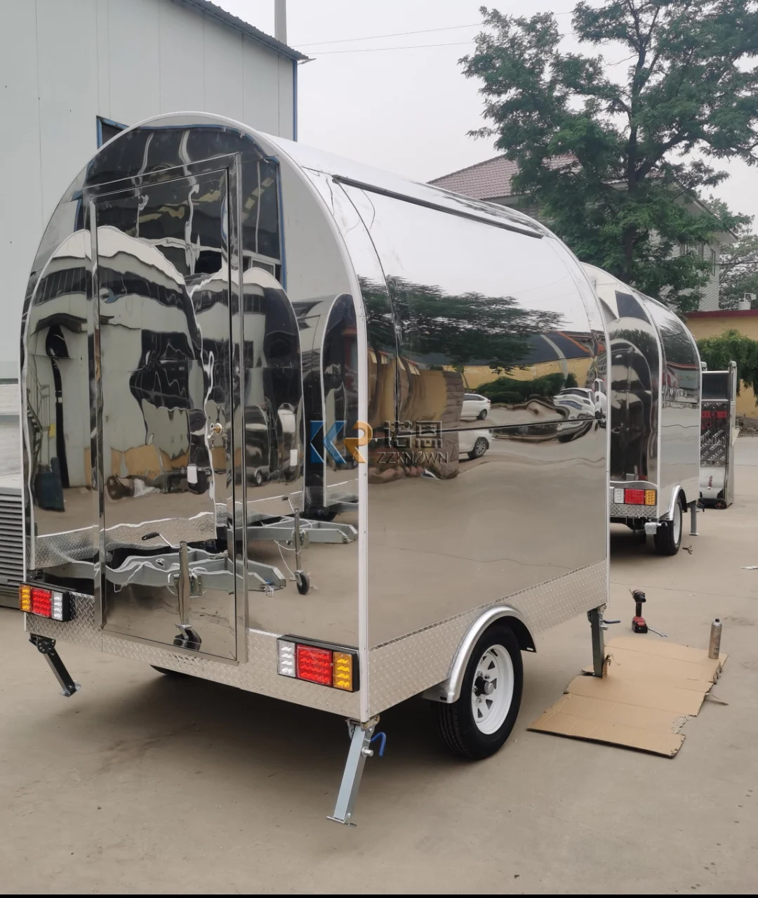 Edelstahl-Lebensmittelanhänger, voll ausgestatteter Bubble Tea Waffle Pizza Coffee Bar Fried Chicken Soft Serve Ice Cream Cart