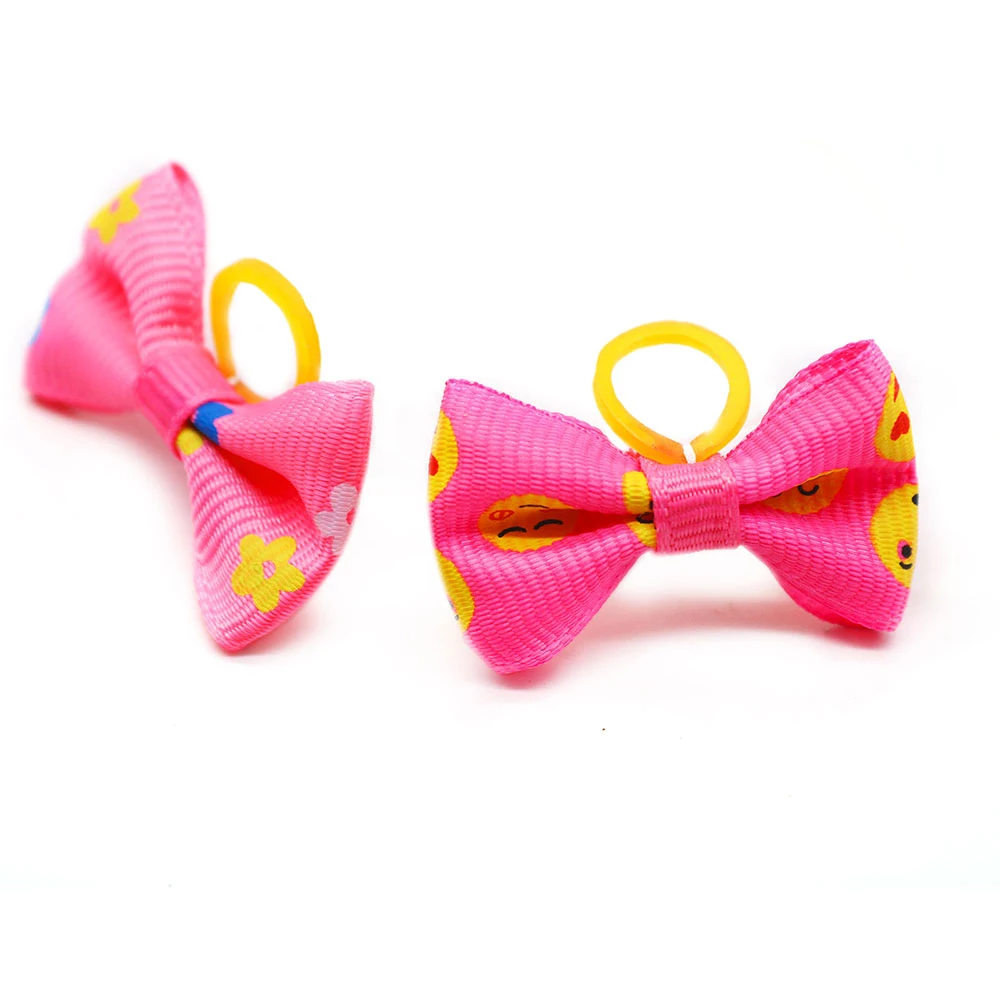 30 pezzi rosa piccoli fiocchi per peli di cani da compagnia cani bowknot toelettatura piccoli fiocchi per peli di cani con elastici fiocchi per cani