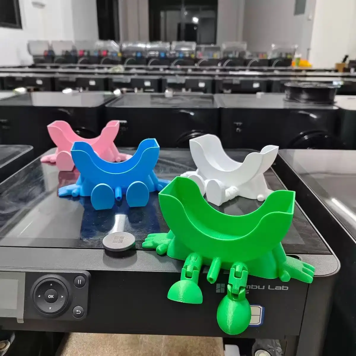 3D Printed Scraped Sponge Holder Cute Hanging Sponge Holders Funny Scrub Sponges Stand for Kitchen Cleaning Sink Edge Counter