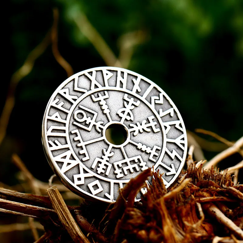 Vintage Rune Compass Amulet Necklace Nordic Viking Symbol Pendant Halloween Costume Jewelry Gift For Men Women