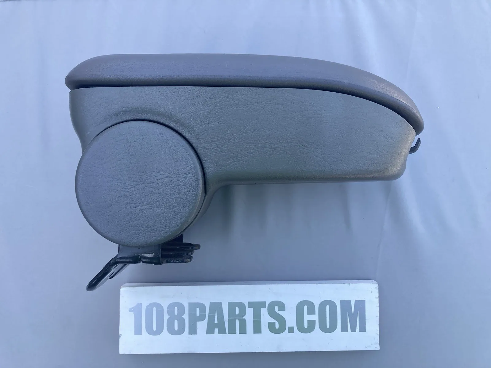 

2000-2007 Ford Focus Arm Rest Lid Center Console Armrest GRAY w/ Working Latch