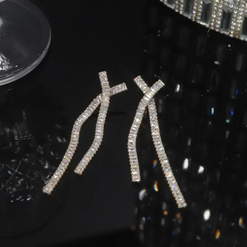 Europe America Hot Selling Fashion Jewelry Luxury Full Square Zircon Cross Long Earrings Elegant Women Wedding Party Accessories