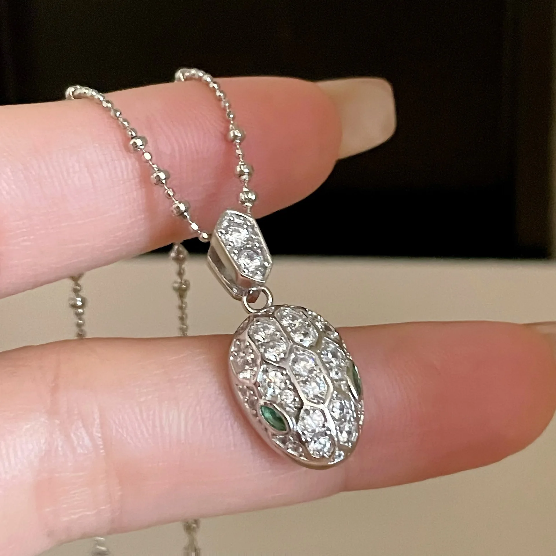 New S925 Sterling Silver Jewelry Fashionable and Luxurious Full Of Diamonds Green Snake Head Pendant Women's Selected Gift