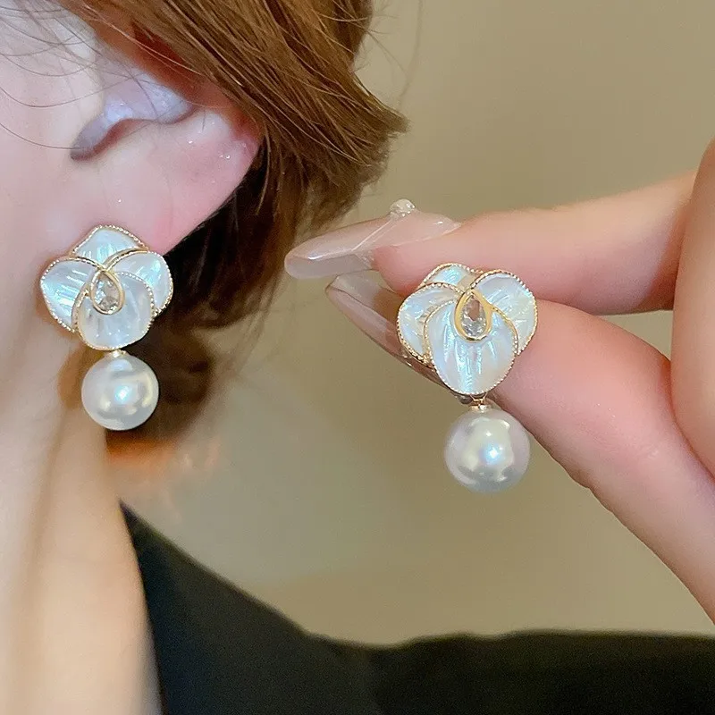 925 Silver Needle Korean Fashion Crystal Flower Earrings For Women Jewelry 2026 Trending New Luxury Women's Pearl Drop Earrings