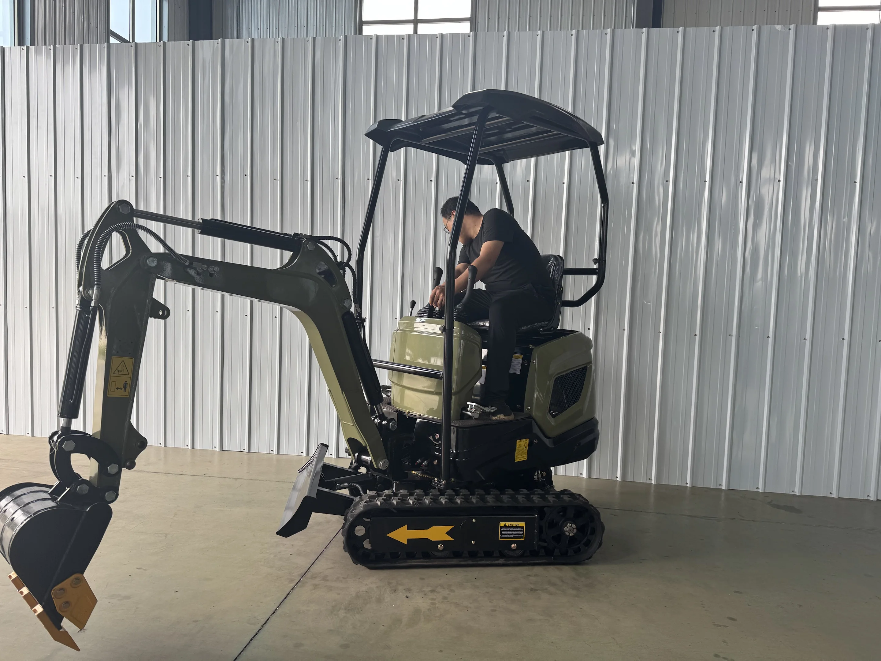 

Высококачественный 1,2-тонный гидравлический мини-экскаватор по доступной цене на продажу