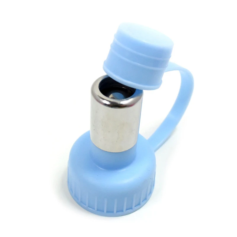 Pet Water Feeder Bottle Portable Outdoor Travel Water Bottle With Hook Water Bottle With Spout For Connecting To Water Bottle