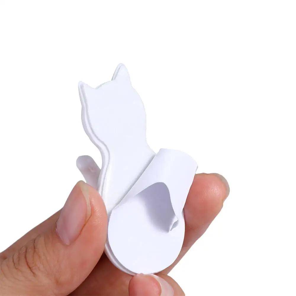 

2 Pcs Plastic Cat Shape Wall Hook Transparent Self-adhesive Cat Hooks Decorative Strong Load-bearing Cat Key Holder Backpack