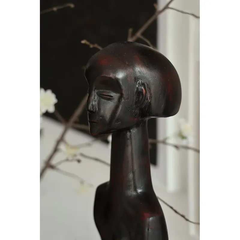 Modern Solid Wood Statue Creative Wooden Human Figure Sculpture Abstract Character Ornament for Hotel Villa Resort
