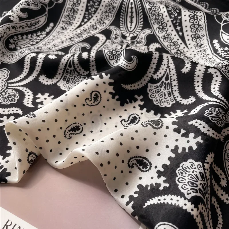 27.55in Elegant Paisley Print Square Scarf Thin Satin Shawl Casual Sunscreen Headscarf For Daily Life