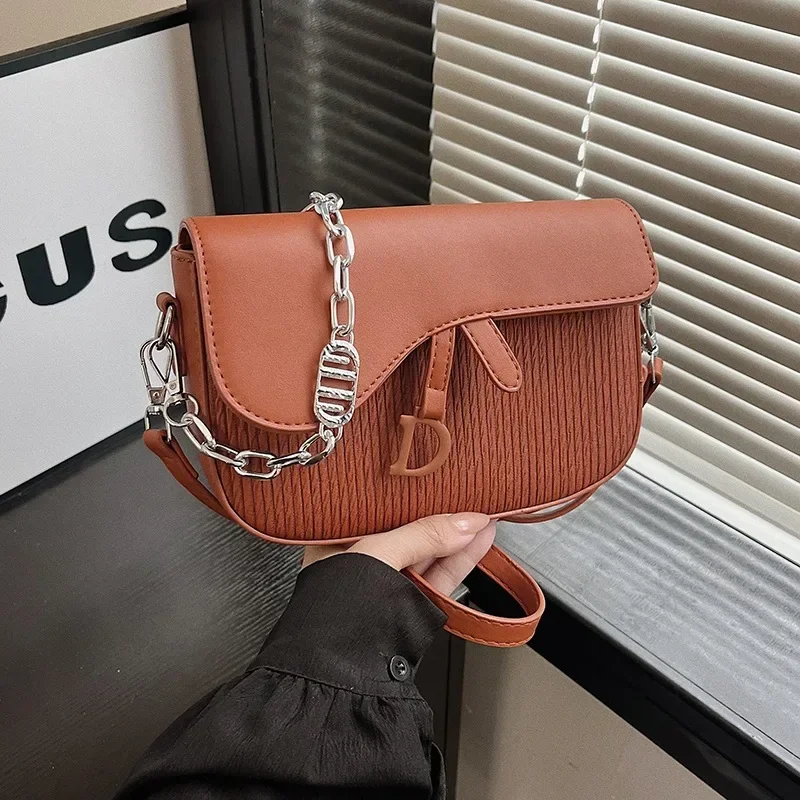 

2025 NM Grain Leather Saddle Bag, French Style Underarm Purse with Chain, Versatile Crossbody Bag for Commute Travel