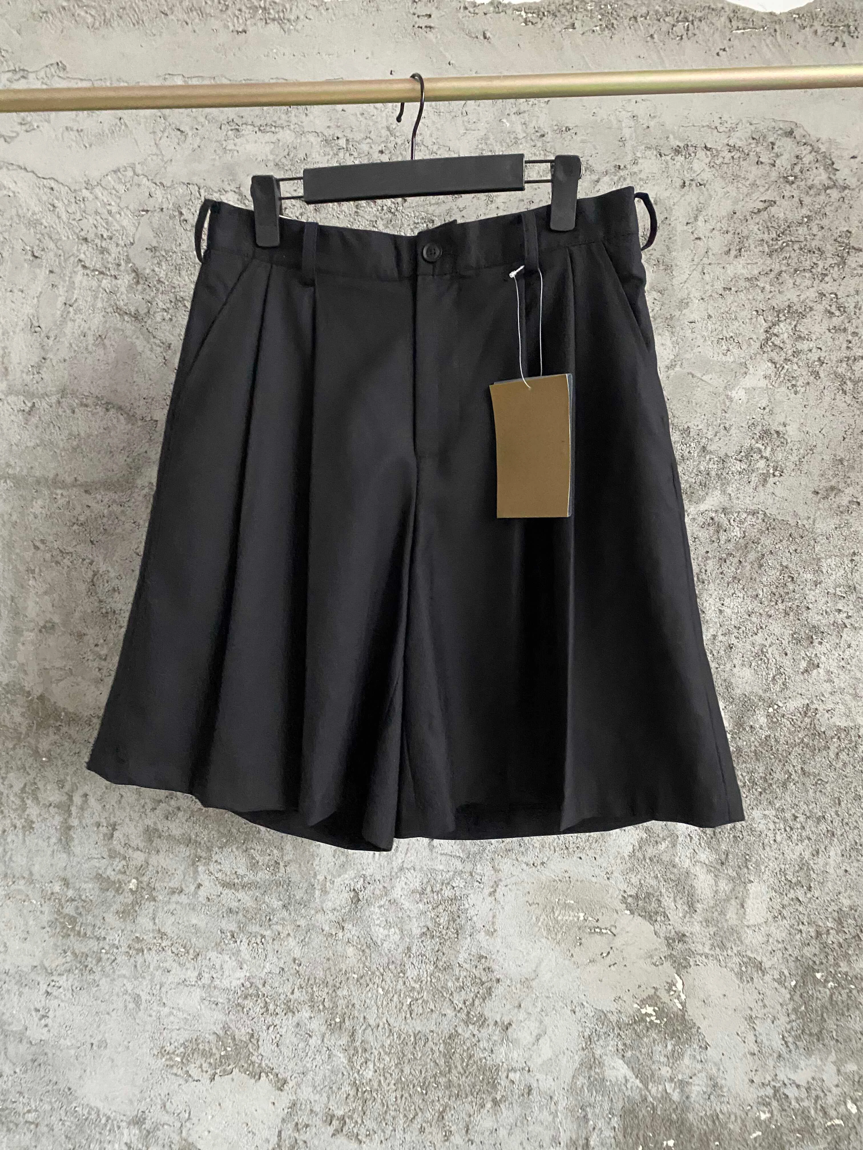 

TOP-YAMAMOTO Japanese original design sense five-part pleated shorts solid color loose casual pants for men