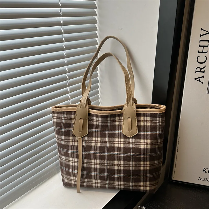 Stylish large-capacity plaid bag, college style, class commuting, shoulder tote bag