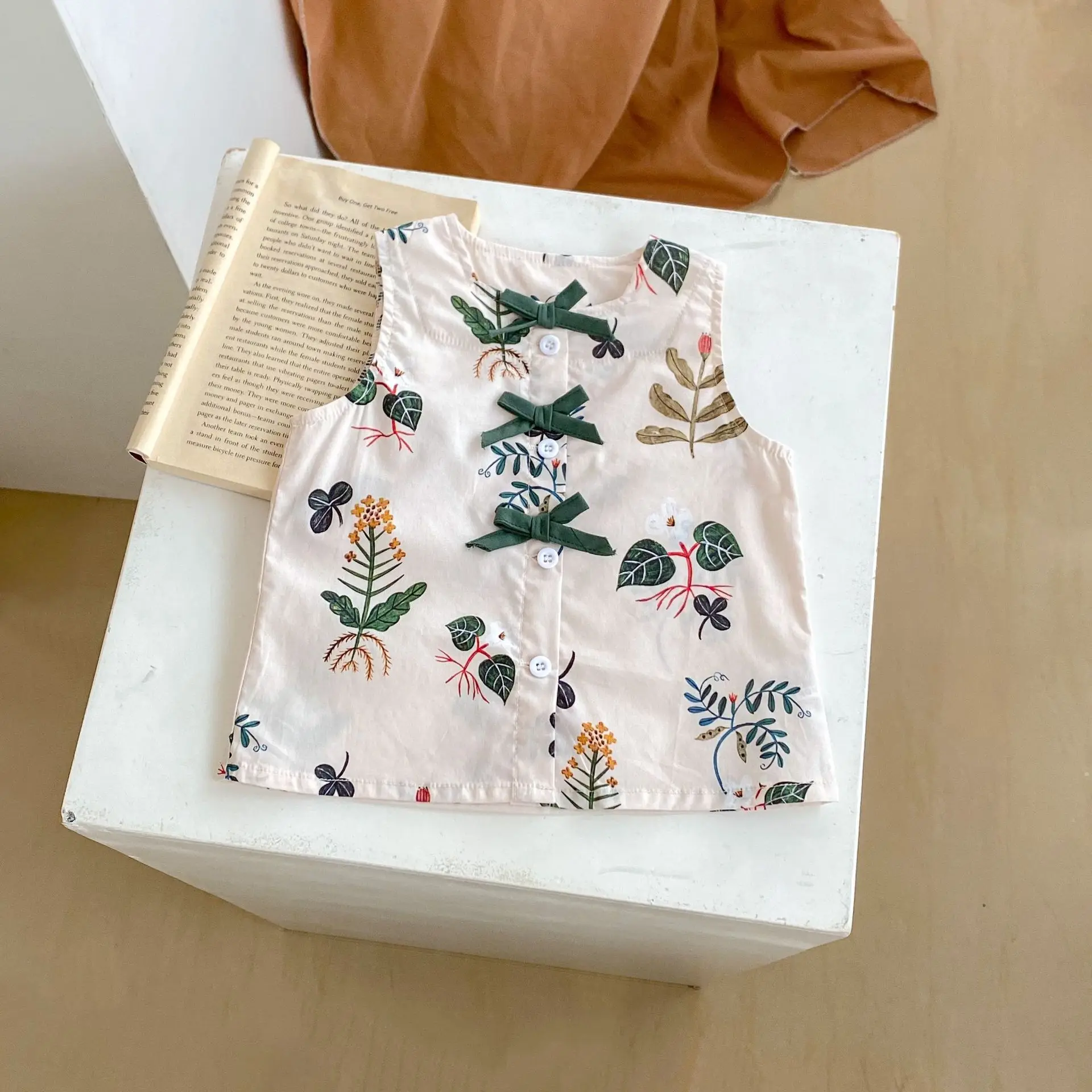 Summer New Fashion Casual Baby Clothing Short sleeved Leaf Printed Sleeveless Top for Girls+Solid Color Bread Shorts 2-piece Set