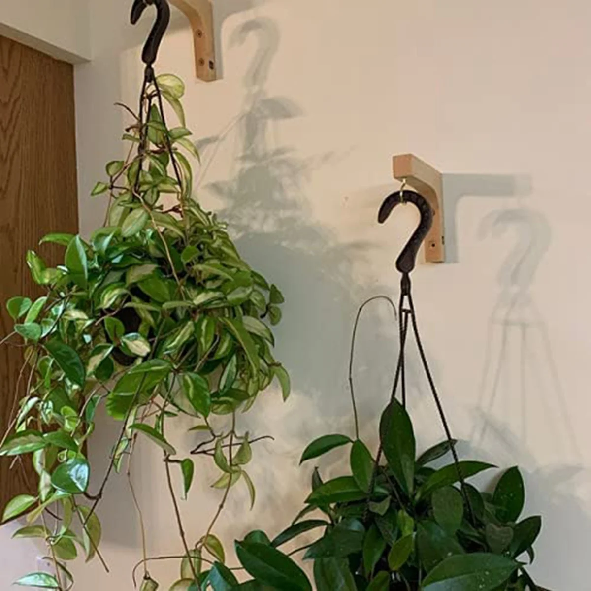 2Pcs Hanging Plant Hook,Plant Hangers Indoor, Wooden Hanging Basket Hooks for Indoor Flower Baskets Pot Lanterns Planter
