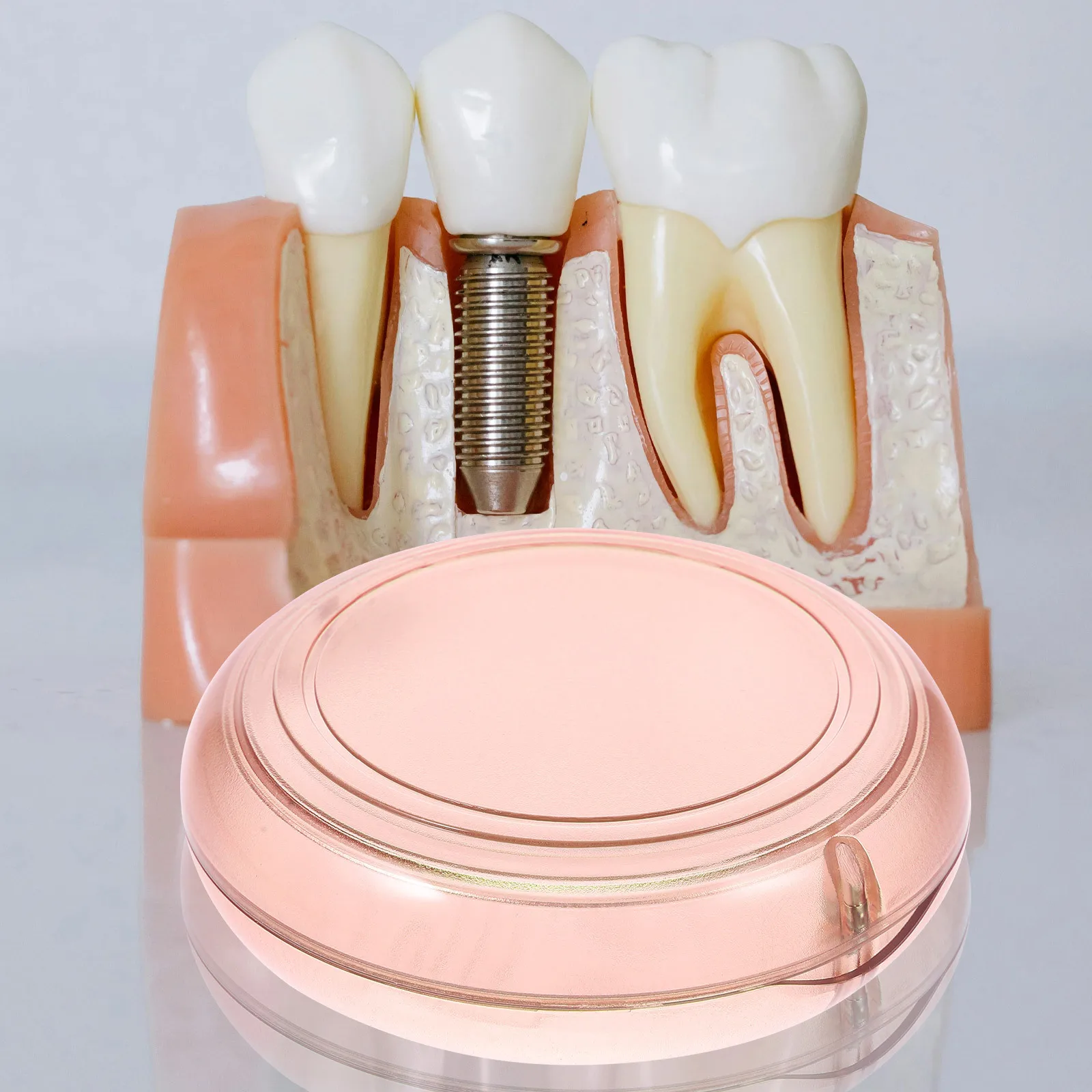 

Маленькая коробка для зубных протезов, портативный чехол, дорожный контейнер для хранения, прочный фиксатор, износостойкая защита для зубных протезов