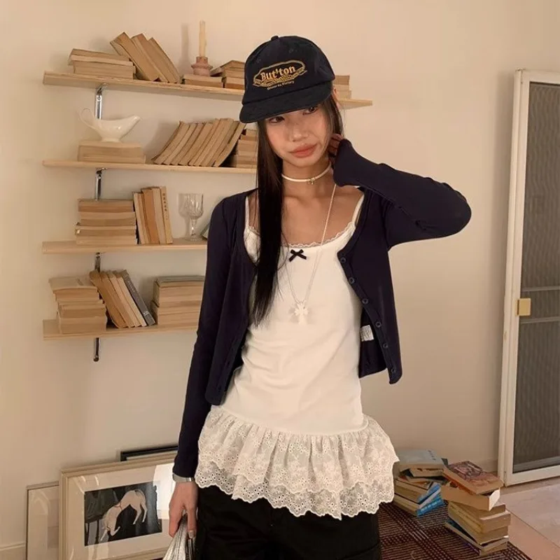 المرأة المرقعة الدانتيل الأبيض الحمالة سترة تقليم أسفل هيم طبقة نحيل الرسن القمم كشكش حافة الجلد ودية تنفس سترة