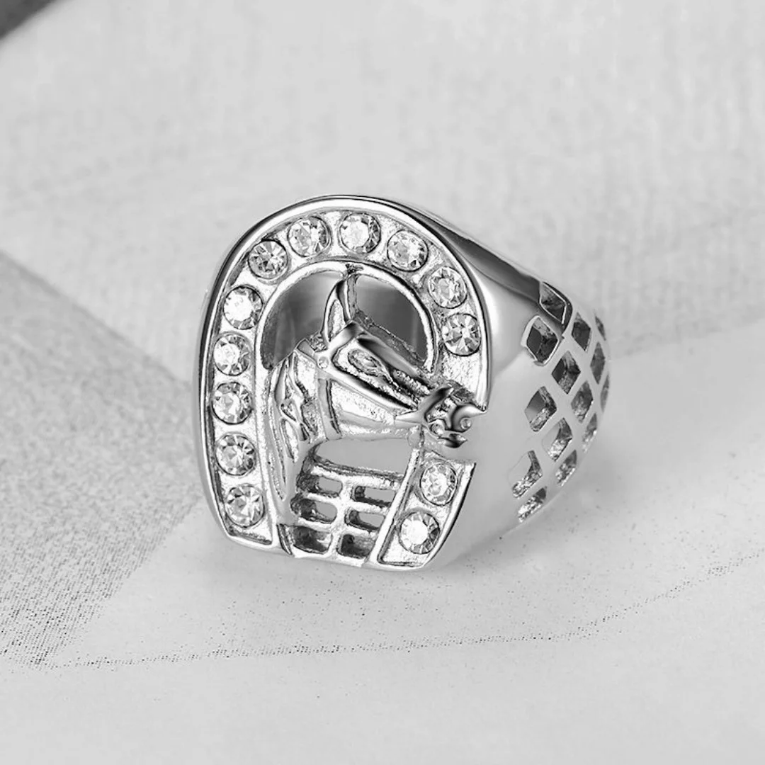 Punk Iced Out Bling Horseshoe Horse Head Ring Gold Silver Color Stainless Steel Animal Rings for Women Men Jockey Club Jewelry