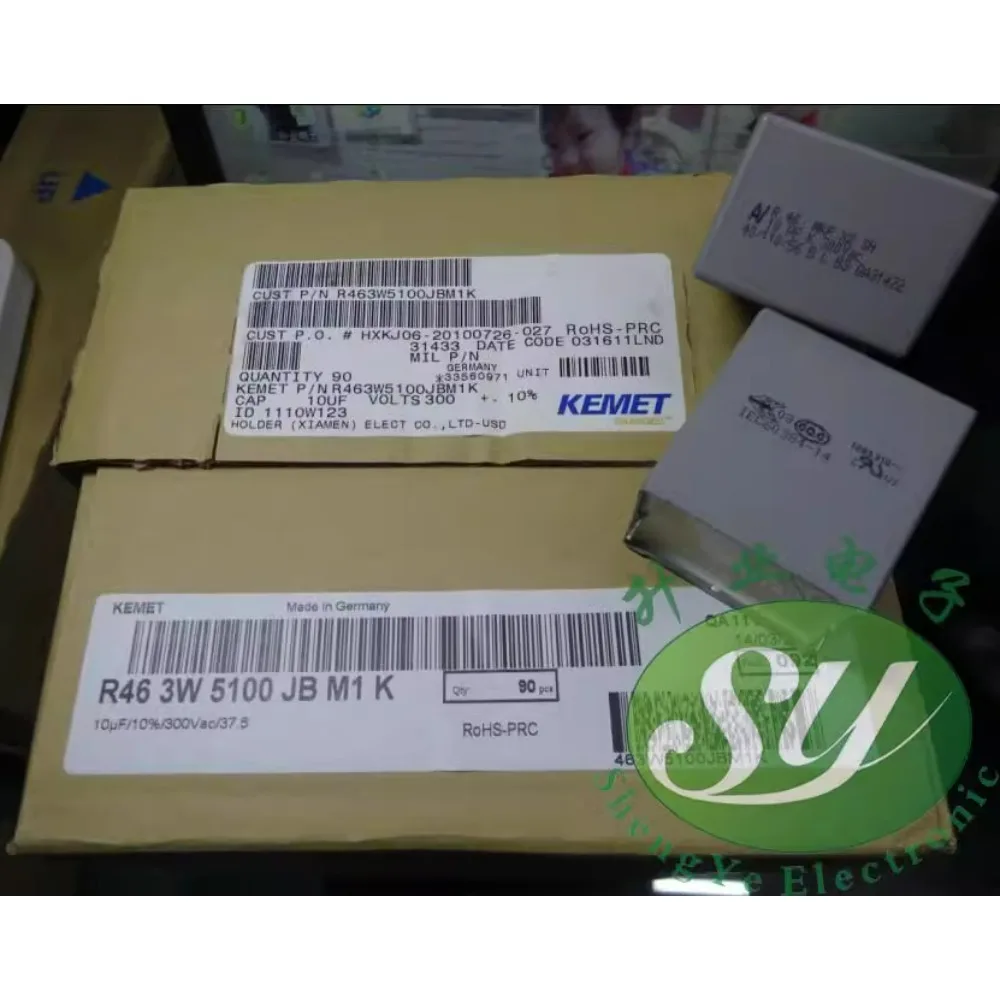 

AV R46 MKP 10uf/300VAC 106 Brand New 38mm Film Capacitor