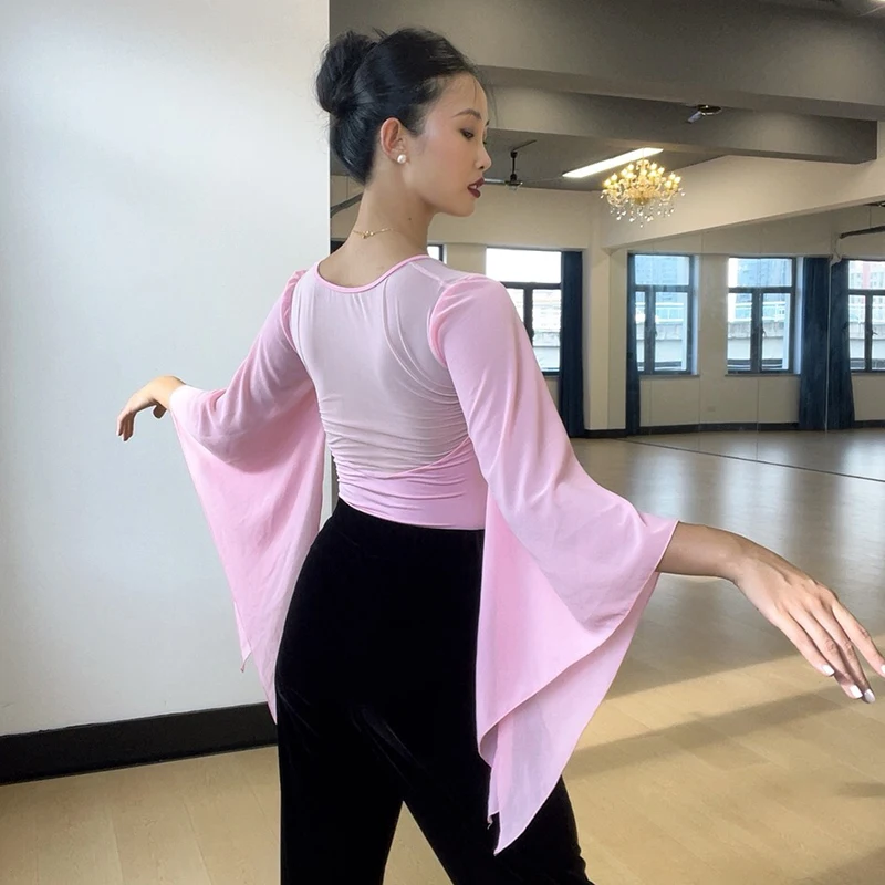 ملابس علوية لقاعة الرقص الوردية لعام 2025 للسيدات بأكمام عائمة ملابس رقص لاتينية للبالغين ملابس ممارسة الرقص الفالس DNV25244
