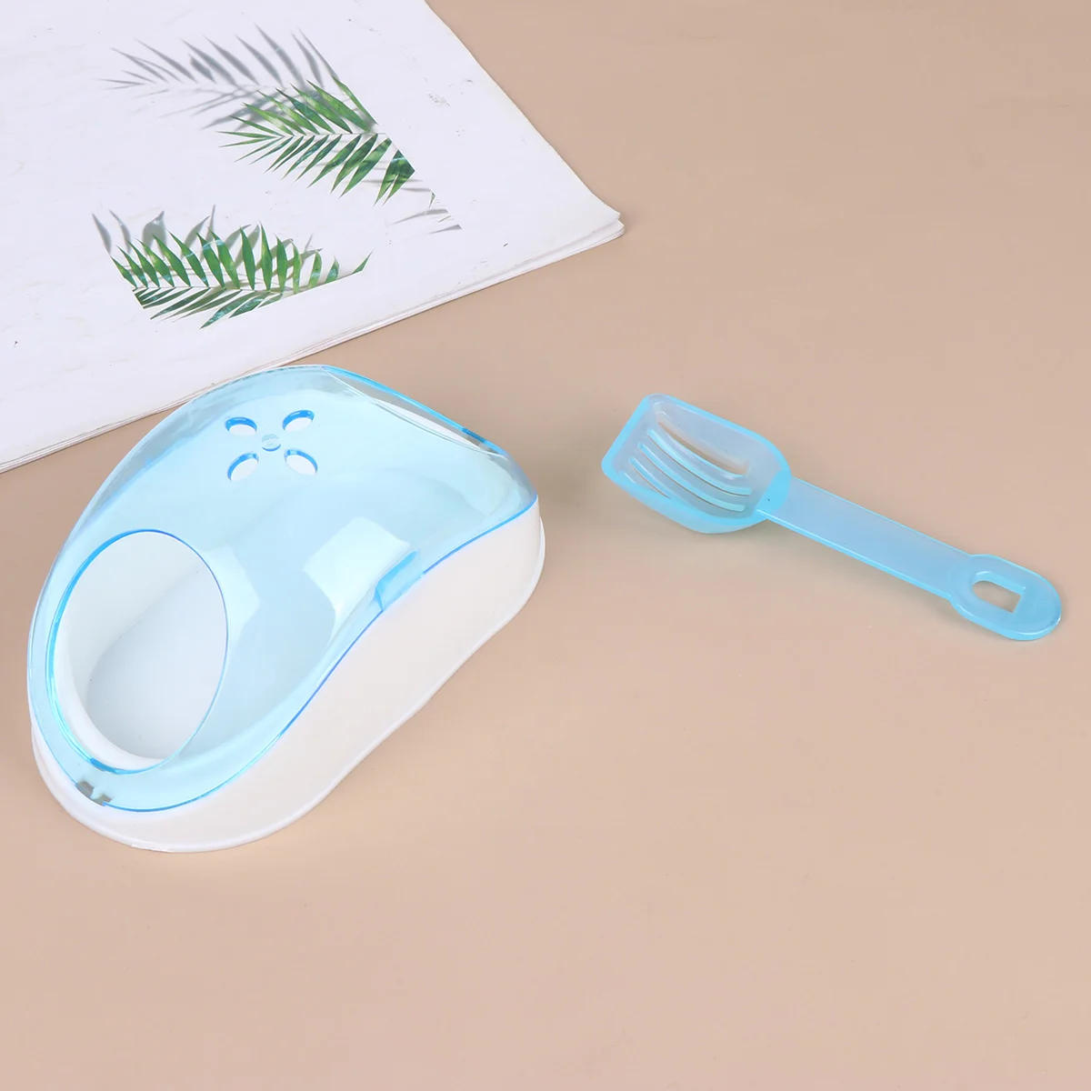 Small Pet Chinchilla Hamster Sand Bath Room House Plastic Bathroom Container with Bath Sand Filter Scoop (Sky-blue, Random Scoop