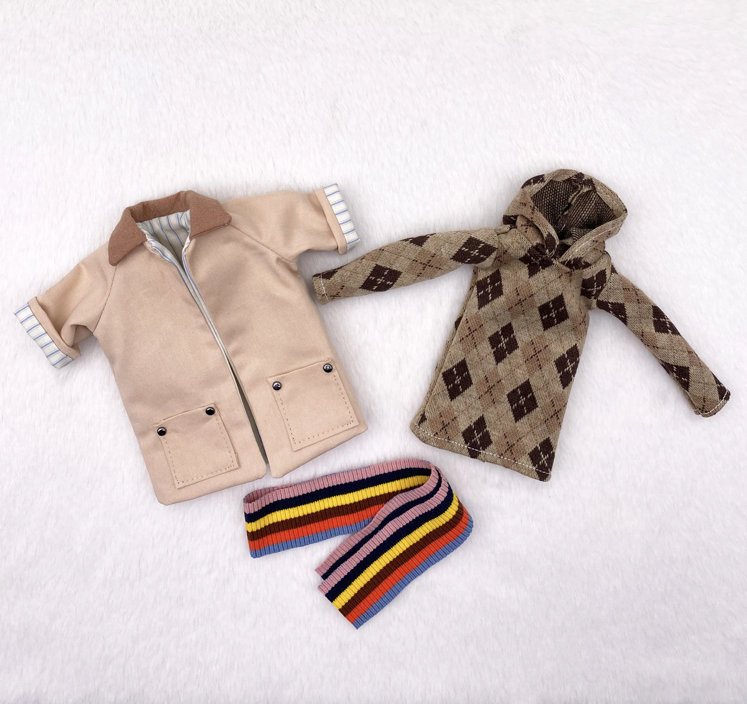 

Одежда и юбки для кукол Kari 2026 в университетском стиле: комплект из плаща, толстовки и шарфа для куклы Landazz Landoudou