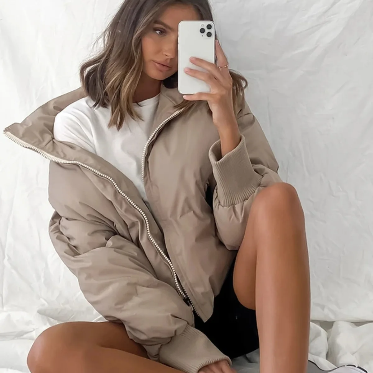 Women Faux Fur Down Jackets with Zipper Lightweight Outdoor Puffer Jacket Solid Color Comfortable for Cold Weather Outfits