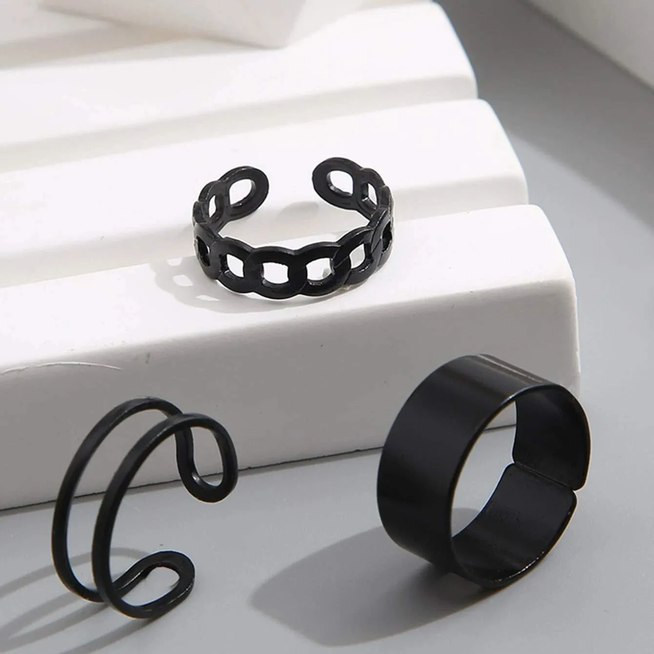 European and American fashion black three-piece set with a small opening for a minority of rings with a temperament index ring