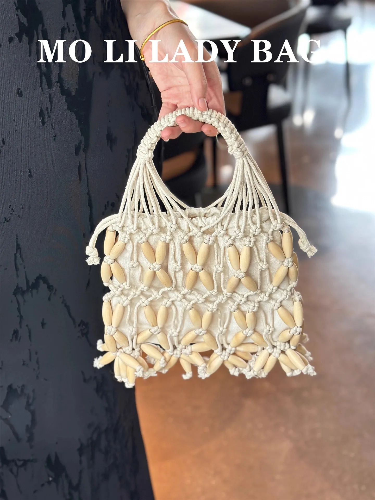 

Fashion Hollow Out Mesh Bucket Bag Wooden Beads Beaded Handmade Women Handbag Female Casual Bag Holiday Beach Bag Shoulder Bag