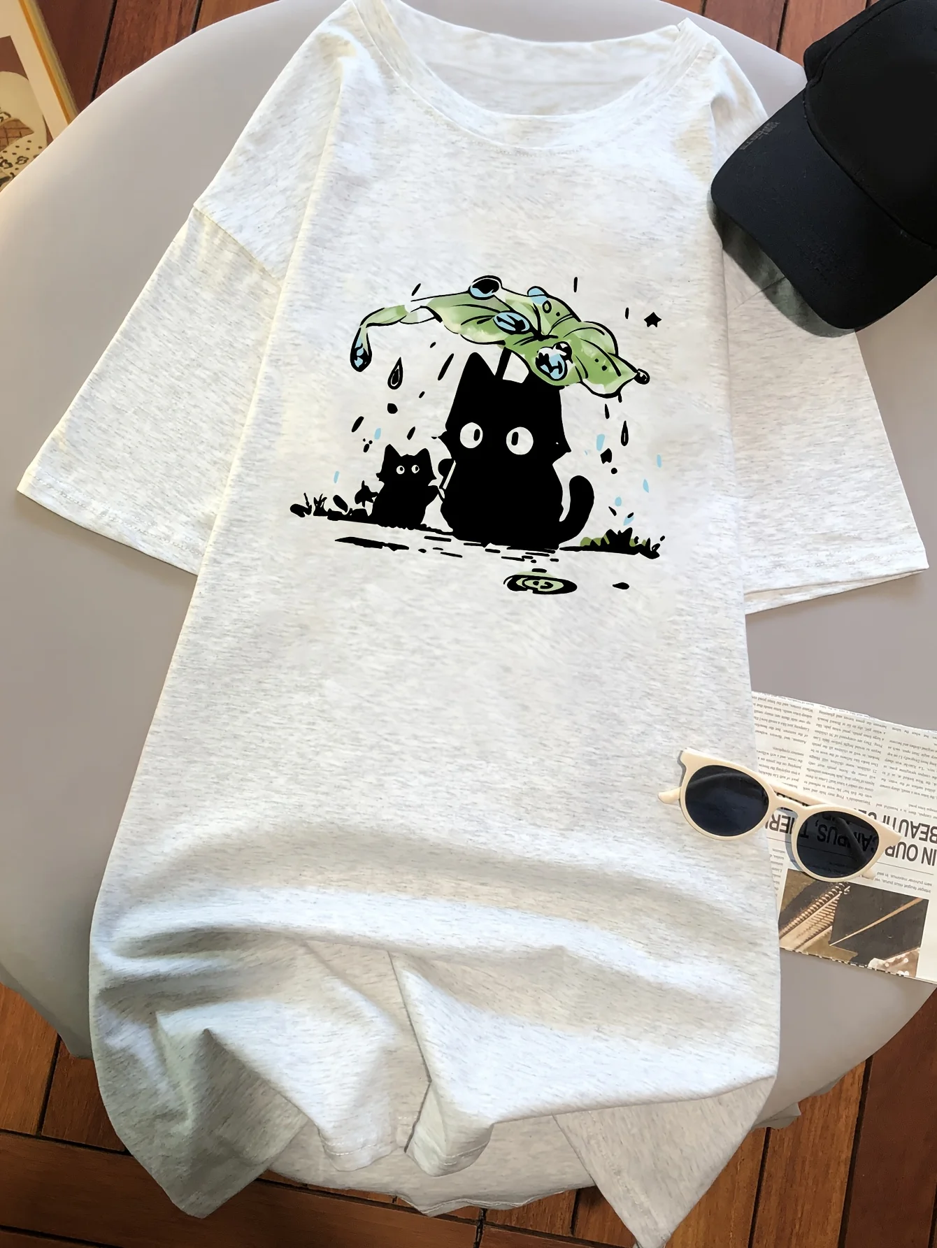 T-shirt à manches courtes pour femmes, inspiré du Y2K, imprimé de dessin animé de chat mignon et d'oiseau, coupe ajustée, respirant, col rond, parfait pour