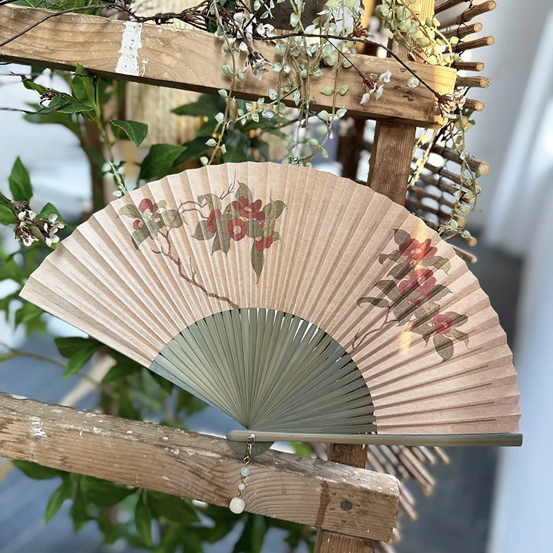 Wedding hand fan ladies hand-painted calligraphy and painting fan outdoor play convenient portable fan Chinese folding fan