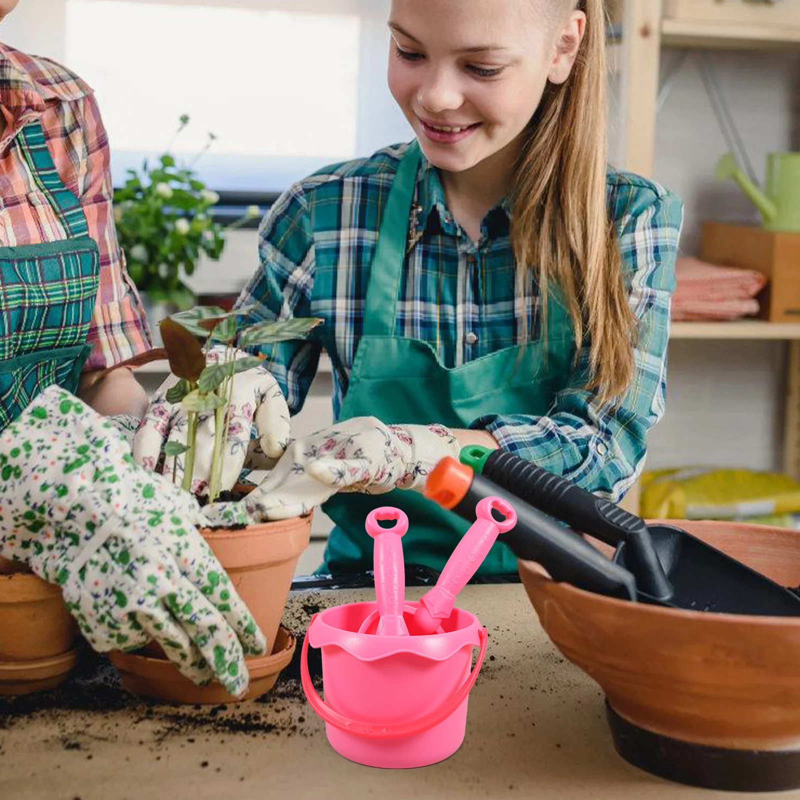 

3pcs Kids Gardening Tools Set Beach Sand Shovel Bucket Rake Kit Pink Lightweight Portable Outdoor Educational Play Sandbox