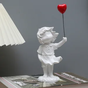 Ballon en forme de cœur Banksy et Œuvre d’art inspirée de la fille volante Sculpture moderne Décoration de la maison Décoration de statue Statue des 12 meilleures vendeuses - No 10