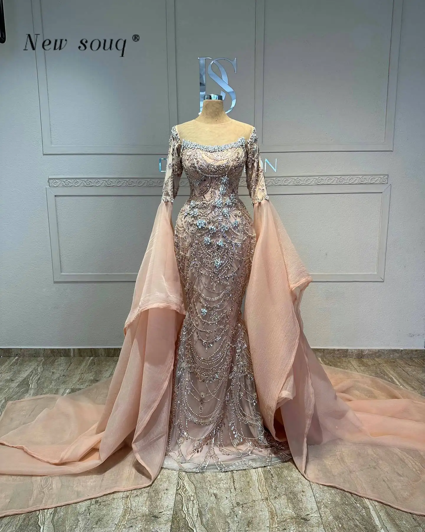 Arabic Peach Cape Long Sleeves Muslim Mermaid Evening Dresses with Silver Crystals Dubai Elegant Formal Prom Gowns for Weddings