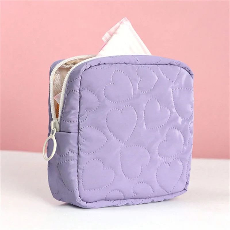 Cute Cosmetic Storage Bag Quilted Heart Design Cosmetic Bag Soft Comfortable Small Makeup Bag for Lipstick Tissue Jewelry Pouch