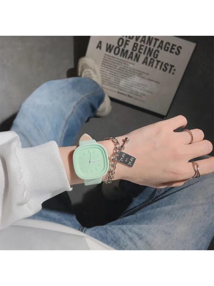 ساعة مربعة للنساء، حركة كوارتز ساعة نسائية #2