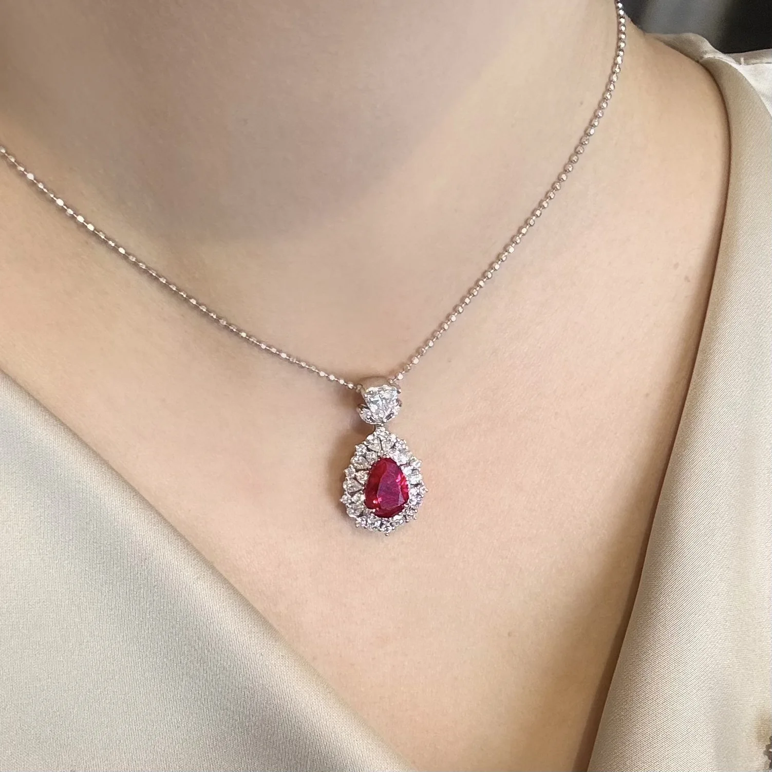 

Новое серебро S925 с каплями воды 8*12, культивированный рубин, 4 карата, хит продаж, универсальное модное ожерелье, свадебные украшения