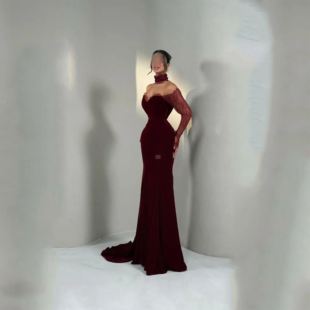 Sexy schulterfreie, rückenfreie Ballkleider, maßgeschneiderte burgunderrote Spitze mit Blumenmuster, Meerjungfrauen-Abendkleid mit Schleppe, lange Kleider