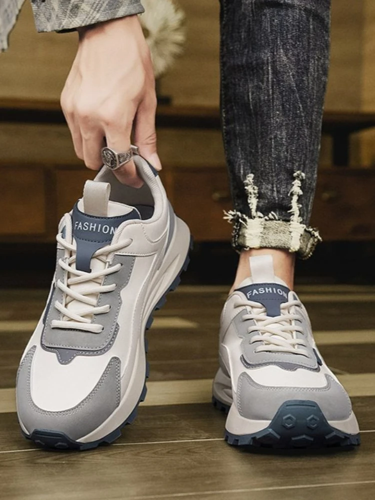 إصدار جديد لعام 2025 حذاء ركض رجالي قابل للتنفس ومضاد للانزلاق حذاء رياضي كاجوال متعدد الاستخدامات للأب للربيع والخريف