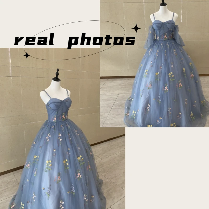 เย็บปักถักร้อยดอกไม้ Quinceanera ชุดสปาเก็ตตี้แขนที่ถอดออกได้ Ball Gown Simple Blue Robe De Bal Plus ขนาดที่กําหนดเอง