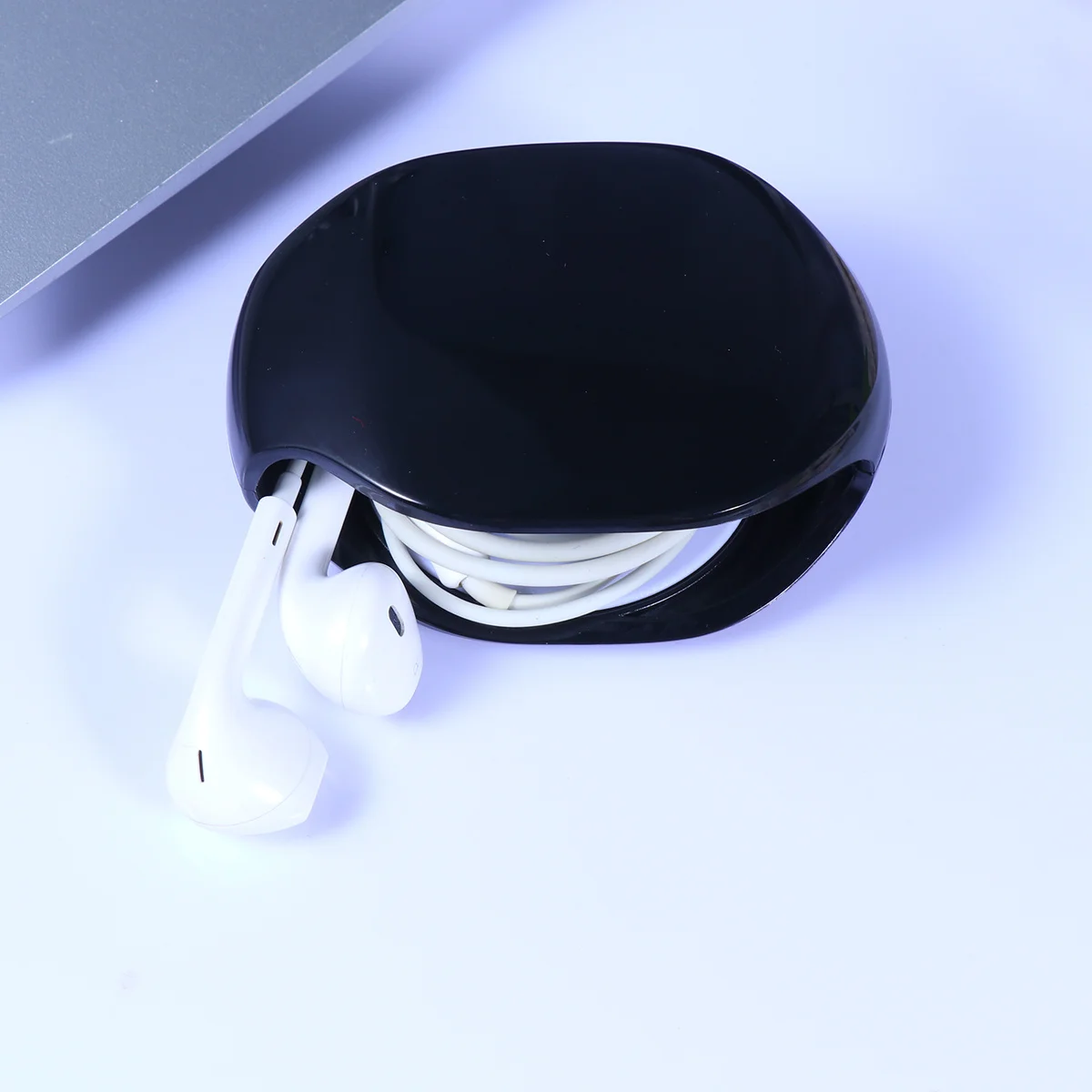 

Automatic Earphone Storage Box Black Compact Cable Reel Holder for Data Lines Chargers Headsets Anti Tangle Travel Organizer